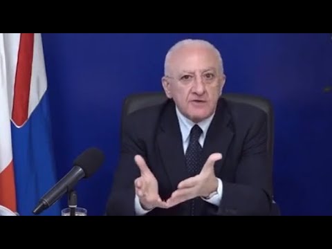 Campania, De Luca: “Siamo in guerra ma mancano immunizzazioni”. Su Astrazeneca: “Niente psicosi” (12.03.21) Campania, De Luca: “Siamo in guerra ma mancano immunizzazioni”. Su Astrazeneca: “Niente psicosi” (12.03.21)