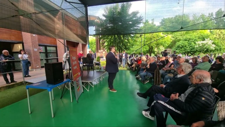 Pierluigi Bersani a Reggio Emilia, per Lanfranco de Franco, che sarà vicesindaco Pierluigi Bersani a Reggio Emilia, per Lanfranco de Franco, che sarà vicesindaco