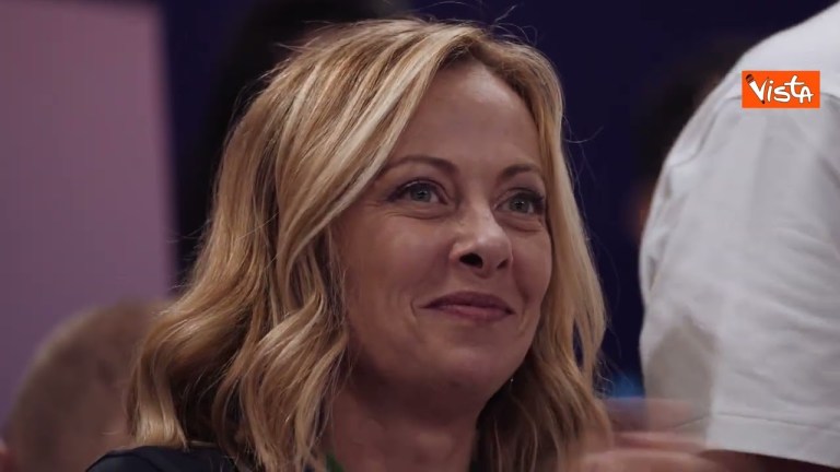 Olimpiadi, le azzurre del volley vincono davanti a Giorgia Meloni Olimpiadi, le azzurre del volley vincono davanti a Giorgia Meloni