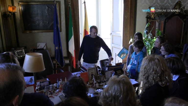 Innamorati di Napoli, in centinaia per la visita a San Giacomo con Simioli Innamorati di Napoli, in centinaia per la visita a San Giacomo con Simioli