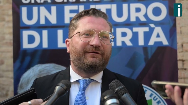 Congresso Forza Italia, Carmine De Angelis confermato alla guida del partito azzurro in Irpinia Congresso Forza Italia, Carmine De Angelis confermato alla guida del partito azzurro in Irpinia