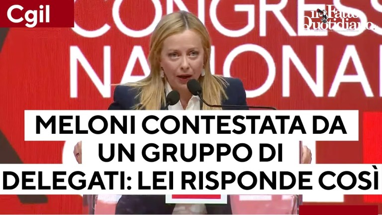 La platea Cgil canta “Bella ciao”, Giorgia Meloni risponde così La platea Cgil canta “Bella ciao”, Giorgia Meloni risponde così