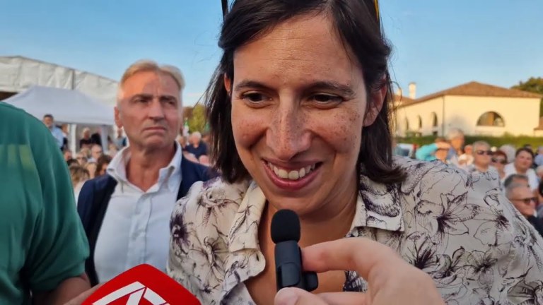 Elly Schlein ospite alla Festa democratica: “Oggi solo una sanità a misura di portafoglio” Elly Schlein ospite alla Festa democratica: “Oggi solo una sanità a misura di portafoglio”