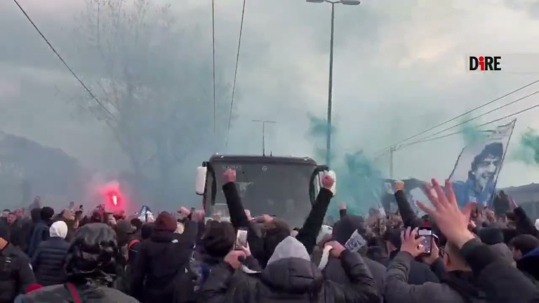 Napoli – CALCIO. TIFOSI NAPOLI IN MASSA ALL’AEROPORTO, SALUTO A CLUB VERSO BERGAMO (17.01.25) Napoli – CALCIO. TIFOSI NAPOLI IN MASSA ALL’AEROPORTO, SALUTO A CLUB VERSO BERGAMO (17.01.25)