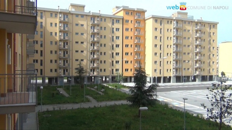 101 famiglie traslocano nei nuovi alloggi popolari di Ponticelli 101 famiglie traslocano nei nuovi alloggi popolari di Ponticelli