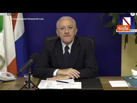 De Luca e lo stop alla didattica: «Una bimba che vuole andare a scuola? È un ogm, beve latte al… De Luca e lo stop alla didattica: «Una bimba che vuole andare a scuola? È un ogm, beve latte al…