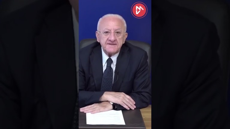 CASO SANGIULIANO | DE LUCA BASTONA IL GOVERNO: “DIO, PATRIA, FAMIGLIA E… BEAUTIFUL” | #shorts CASO SANGIULIANO | DE LUCA BASTONA IL GOVERNO: “DIO, PATRIA, FAMIGLIA E… BEAUTIFUL” | #shorts