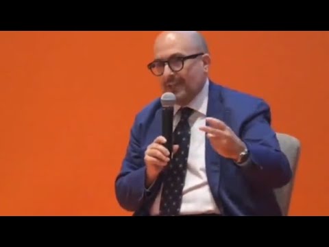 La gaffe di Sangiuliano: «Colombo si basò sulle teorie di Galileo Galilei» (ma non era nato) La gaffe di Sangiuliano: «Colombo si basò sulle teorie di Galileo Galilei» (ma non era nato)