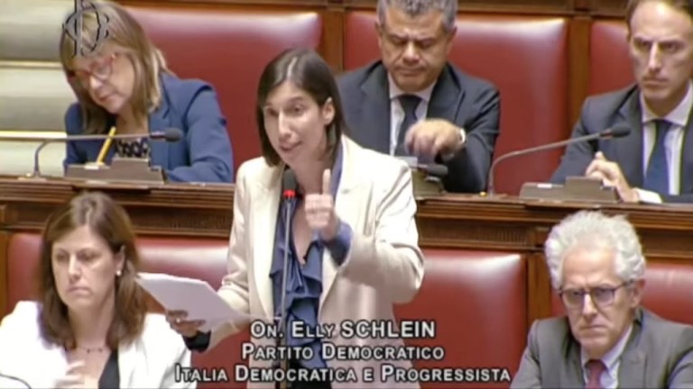 ELLY SCHLEIN REPLICA A GIORGIA MELONI IN VISTA DEL CONSIGLIO EUROPEO ELLY SCHLEIN REPLICA A GIORGIA MELONI IN VISTA DEL CONSIGLIO EUROPEO