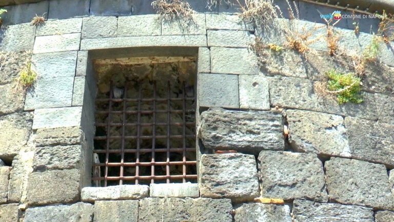 Ricompare la porta della prigione dei condannati Ricompare la porta della prigione dei condannati