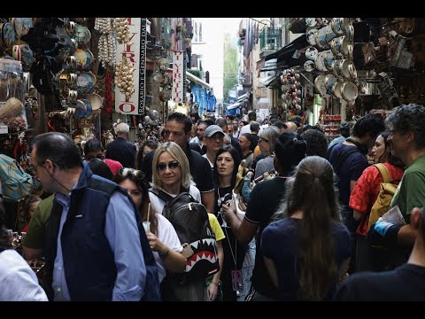 Ognissanti a Napoli, è record di turisti Ognissanti a Napoli, è record di turisti