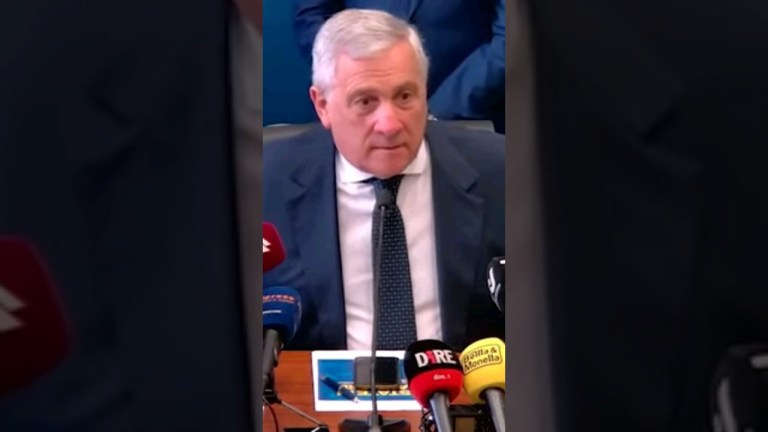 Tajani sull’intercettazione tra il padre di Filippo Turetta e il figlio in carcere #shorts #news Tajani sull’intercettazione tra il padre di Filippo Turetta e il figlio in carcere #shorts #news