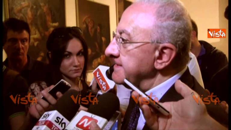 De Luca: “Se M5S resiste è anche colpa del PD, Renzi ha un gran lavoro da fare” De Luca: “Se M5S resiste è anche colpa del PD, Renzi ha un gran lavoro da fare”