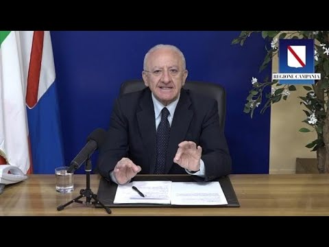 Covid, De Luca: «Da lunedì in Campania chiudiamo tutte le scuole» Covid, De Luca: «Da lunedì in Campania chiudiamo tutte le scuole»