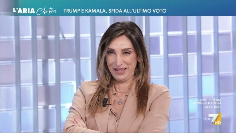 Trump simula una fellatio col microfono, Vittorio Feltri: “In Italia quando si parla di … Trump simula una fellatio col microfono, Vittorio Feltri: “In Italia quando si parla di …