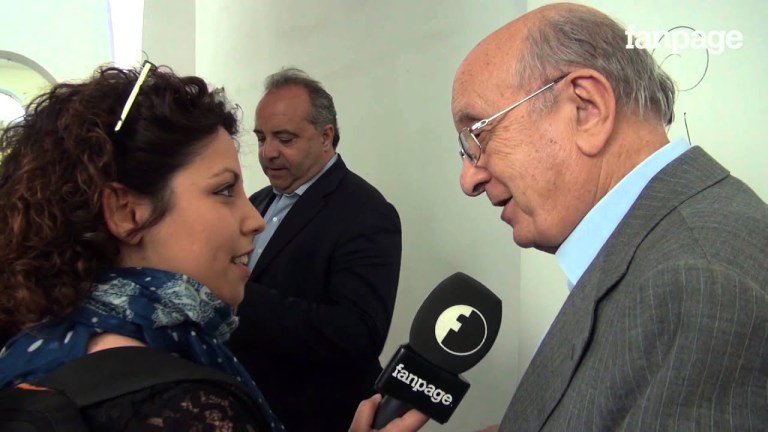 Elezioni Regionali Campania: fra baci e strette di mano Ciriaco De Mita torna alla carica Elezioni Regionali Campania: fra baci e strette di mano Ciriaco De Mita torna alla carica