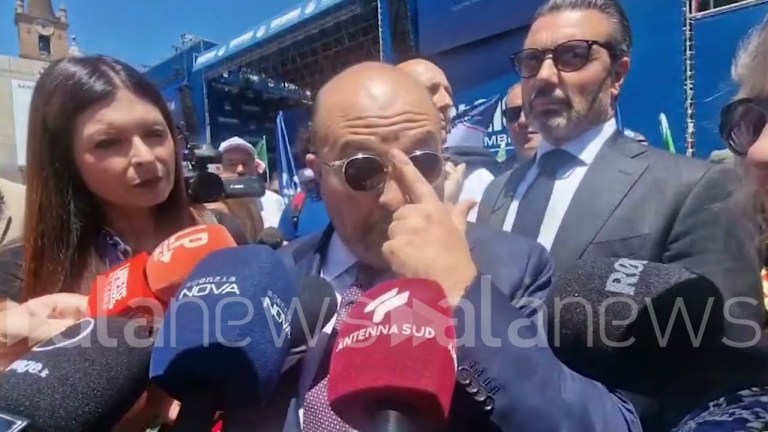 Sangiuliano: “Saviano? Non è stato invitato da suoi editori” Sangiuliano: “Saviano? Non è stato invitato da suoi editori”