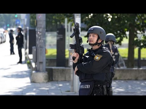 Germania, uomo armato vicino al consolato israeliano a Monaco di Baviera: ucciso dalla polizia Germania, uomo armato vicino al consolato israeliano a Monaco di Baviera: ucciso dalla polizia