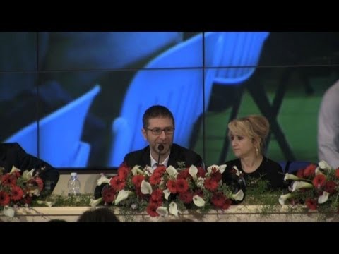 Sanremo: subito Ligabue. Crozza ospite dell’ultima serata Sanremo: subito Ligabue. Crozza ospite dell’ultima serata