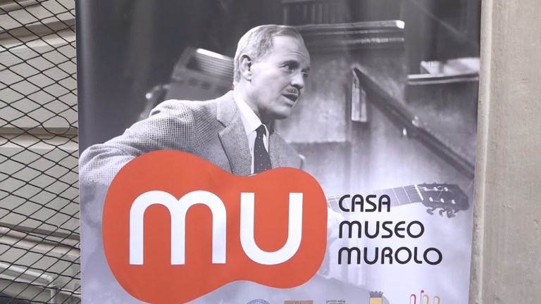 Napoli, inaugurata la casa d’autore dedicata a Roberto Murolo Napoli, inaugurata la casa d’autore dedicata a Roberto Murolo