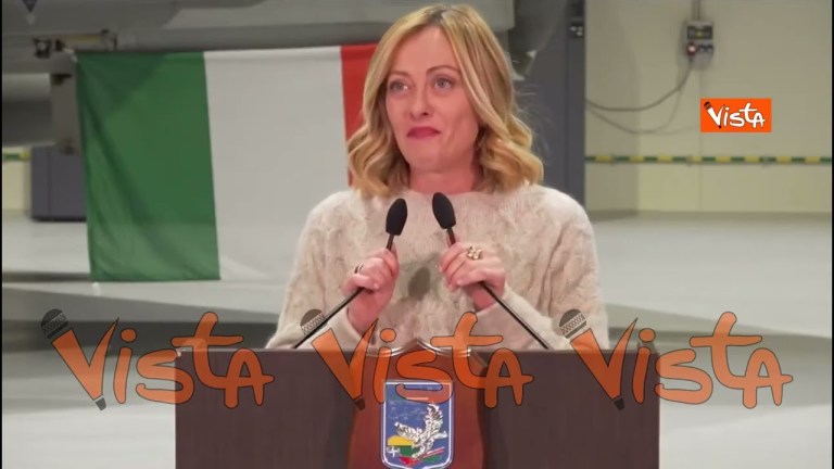 Giorgia Meloni si commuove davanti ai militari italiani in Lituania: «L’Italia è fiera di voi» Giorgia Meloni si commuove davanti ai militari italiani in Lituania: «L’Italia è fiera di voi»