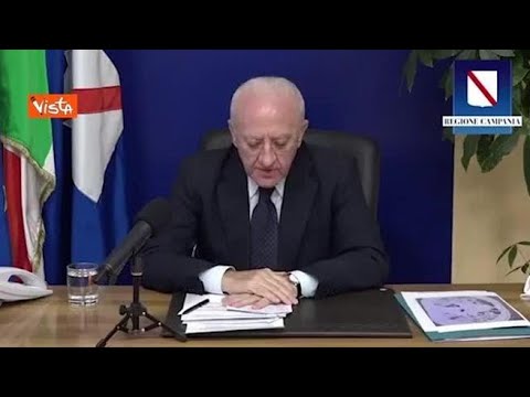 De Luca: “Chiedo lockdown totale al governo, in Campania chiudo tutto” De Luca: “Chiedo lockdown totale al governo, in Campania chiudo tutto”