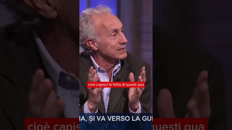 Travaglio contro Usa e Nato #short#lucasommi #marcotravaglio Travaglio contro Usa e Nato #short#lucasommi #marcotravaglio