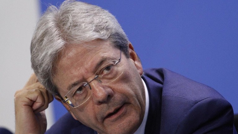 PD, Gentiloni: “Fantascienza mia candidatura a premier. Se governo salta vedo elezioni” PD, Gentiloni: “Fantascienza mia candidatura a premier. Se governo salta vedo elezioni”