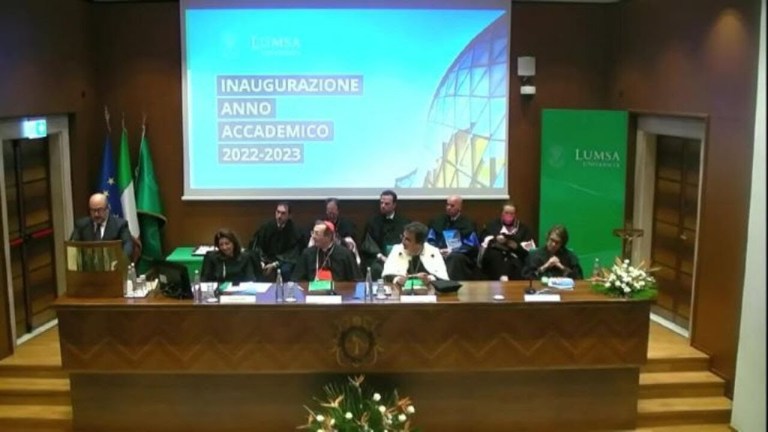 Sangiuliano: “Dovere cittadini è di curare e preservare il nostro patrimonio” Sangiuliano: “Dovere cittadini è di curare e preservare il nostro patrimonio”