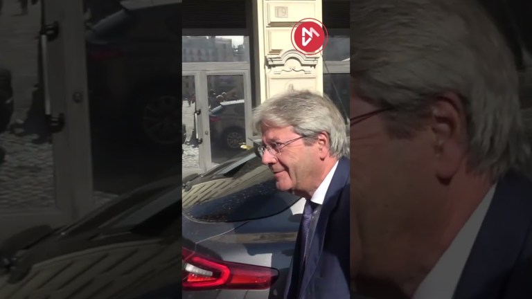 #ue, PAOLO GENTILONI DRIBBLA LE DOMANDE SUL SUO #futuro ARRIVANDO ALLA CAMERA #ue, PAOLO GENTILONI DRIBBLA LE DOMANDE SUL SUO #futuro ARRIVANDO ALLA CAMERA