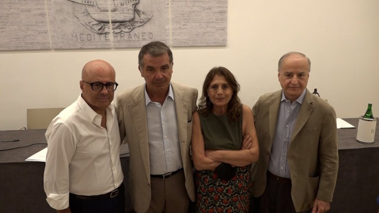 Forza Italia, in Campania lasciano partito 4 big non ricanddiati Forza Italia, in Campania lasciano partito 4 big non ricanddiati