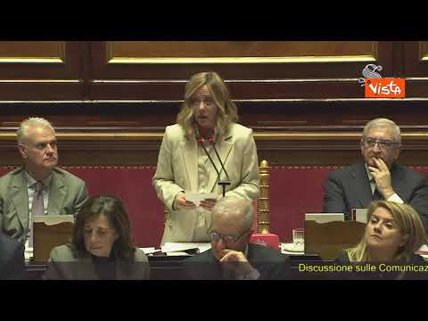 Meloni: «A Salvini va la solidarietà di tutto il governo». Standing ovation del… Meloni: «A Salvini va la solidarietà di tutto il governo». Standing ovation del…