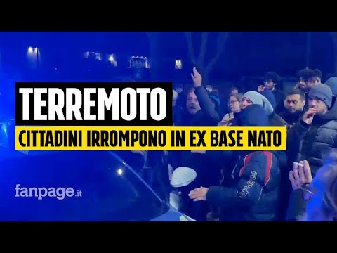 Terremoto 4.4 a Napoli, notte di paura ai Campi Flegrei: cittadini irrompono nell’ex area Nato Terremoto 4.4 a Napoli, notte di paura ai Campi Flegrei: cittadini irrompono nell’ex area Nato