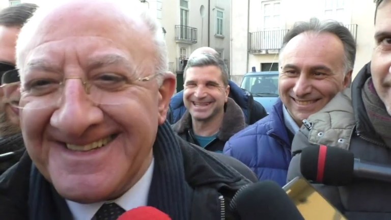 Battute, provocazioni, invettive: De Luca show, best of Battute, provocazioni, invettive: De Luca show, best of