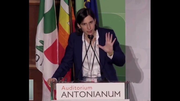 ELLY SCHLEIN CONTRO GIORGIA MELONI: “ALZA LO STIPENDIO AI MINISTRI MENTRE BLOCCA IL SALARIO MINIMO” ELLY SCHLEIN CONTRO GIORGIA MELONI: “ALZA LO STIPENDIO AI MINISTRI MENTRE BLOCCA IL SALARIO MINIMO”