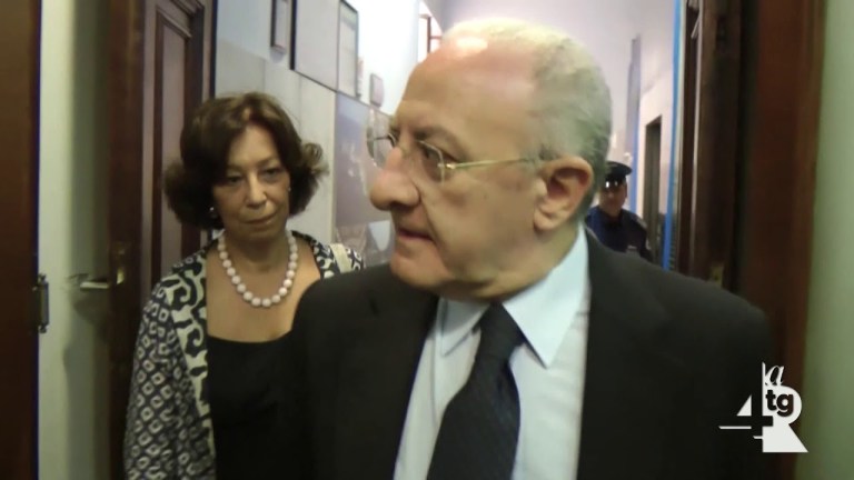 CAMPANIA, DE LUCA VIETATO USCIRE A PASSEGGIO E FARE JOGGING CAMPANIA, DE LUCA VIETATO USCIRE A PASSEGGIO E FARE JOGGING