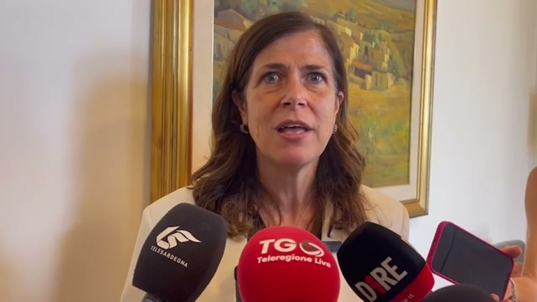 Alessandra Todde risponde su autonomia differenziata, tagli ai comuni e aree idonee Alessandra Todde risponde su autonomia differenziata, tagli ai comuni e aree idonee