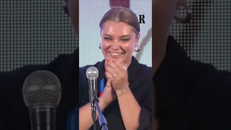 La tenera domanda di un piccolo lettore a Zerocalcare: “Chi ti ha insegnato a disegnare?” La tenera domanda di un piccolo lettore a Zerocalcare: “Chi ti ha insegnato a disegnare?”