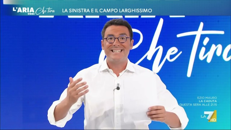 Abbraccio tra Renzi e Schlein, Massimo Cacciari se la ride: “Dove volete che vada Renzi dopo la … Abbraccio tra Renzi e Schlein, Massimo Cacciari se la ride: “Dove volete che vada Renzi dopo la …