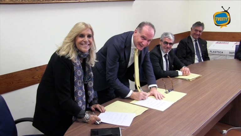 Torre del Greco. Corallo: siglata convenzione Comune – Università Torre del Greco. Corallo: siglata convenzione Comune – Università