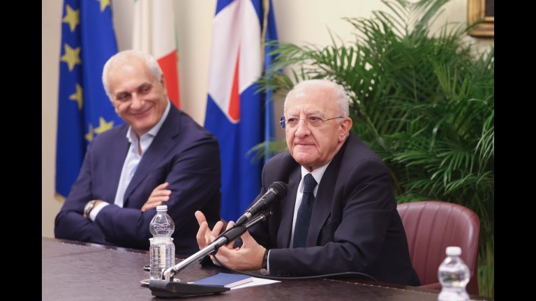 Covid in Campania, De Luca: «Consiglio prudenza e mascherine, nuovi immunizzazioni a ottobre» Covid in Campania, De Luca: «Consiglio prudenza e mascherine, nuovi immunizzazioni a ottobre»