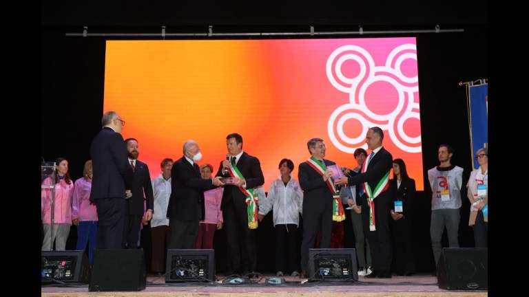 Procida capitale della cultura, il testimone passa a Bergamo e Brescia Procida capitale della cultura, il testimone passa a Bergamo e Brescia