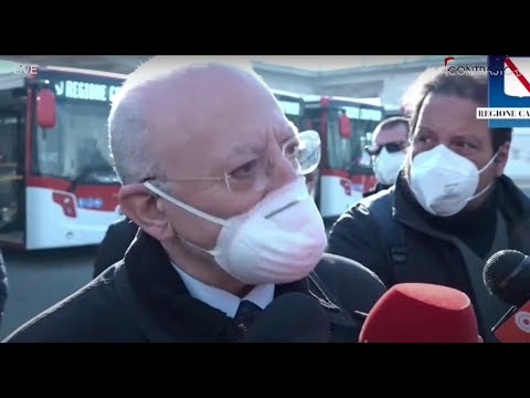 Campania, nuovi autobus. De Luca: “Si Proseguono a prendere mezze misure” (18.12.20) Campania, nuovi autobus. De Luca: “Si Proseguono a prendere mezze misure” (18.12.20)