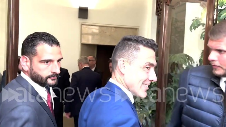 Europee, Salvini e Vannacci arrivano insieme alla presentazione del libro del Ministro Europee, Salvini e Vannacci arrivano insieme alla presentazione del libro del Ministro