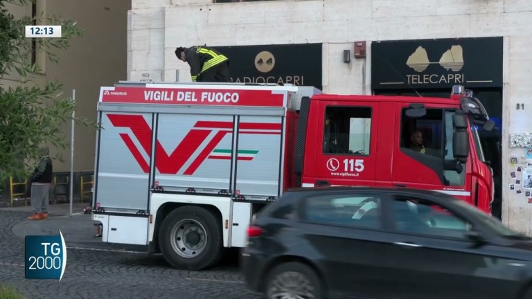 Napoli, incendio in un B&B. Morta una ragazza di 28 anni Napoli, incendio in un B&B. Morta una ragazza di 28 anni