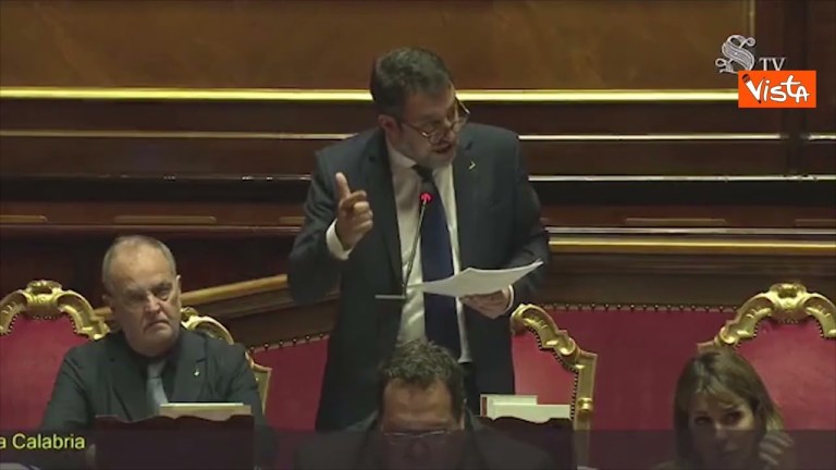 Salvini: “Con il Ponte ci saranno 100 mila posti di lavoro, non redditi di cittadinanza una tantum” Salvini: “Con il Ponte ci saranno 100 mila posti di lavoro, non redditi di cittadinanza una tantum”