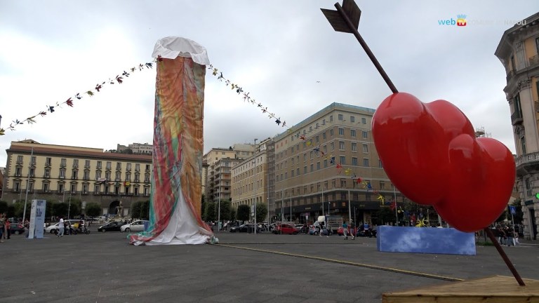 Arte pubblica, dopo la Venere c’è il Pulcinella di Pesce in piazza Municipio Arte pubblica, dopo la Venere c’è il Pulcinella di Pesce in piazza Municipio