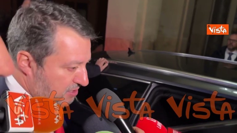 Salvini: “Il diritto allo sciopero per 4 ore è sacrosanto, ma voglio garantire anche gli italiani” Salvini: “Il diritto allo sciopero per 4 ore è sacrosanto, ma voglio garantire anche gli italiani”