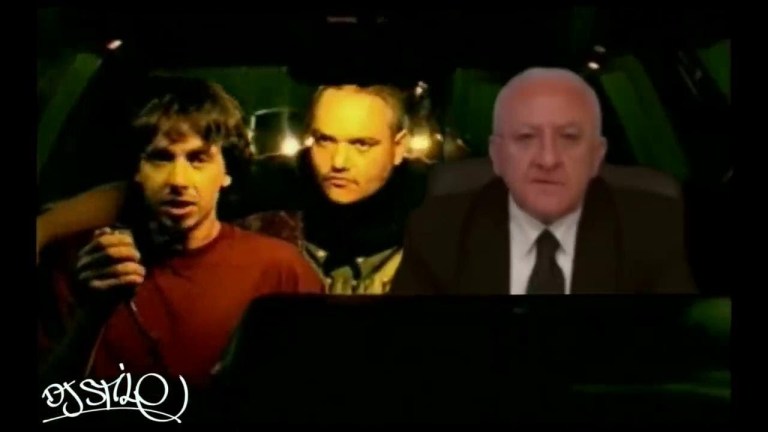 De Luca in Quelli che benpensano: il video di Dj Stile con il governatore al posto di Frankie hi-nrg De Luca in Quelli che benpensano: il video di Dj Stile con il governatore al posto di Frankie hi-nrg