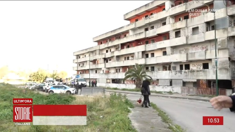 Proseguono gli sgomberi alle vele di Scampia – Storie italiane 02/01/2025 Proseguono gli sgomberi alle vele di Scampia – Storie italiane 02/01/2025